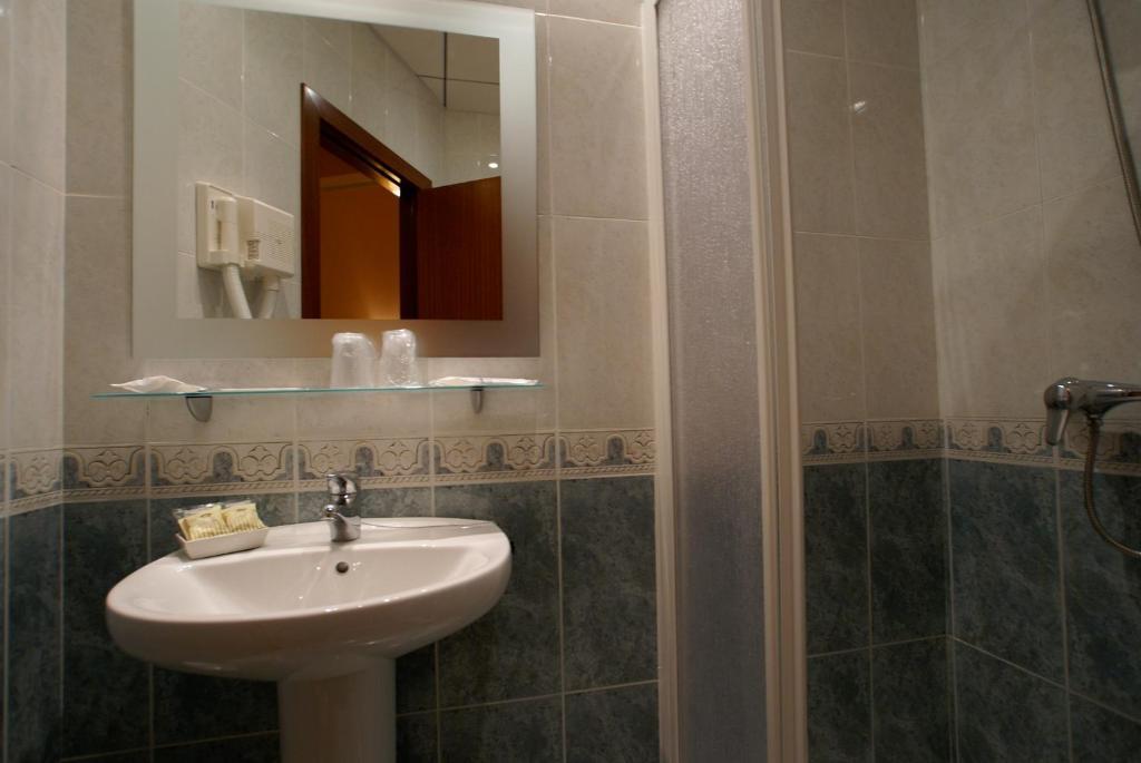 Hotel Mont-Roig Mont-roig del Camp Bagian luar foto
